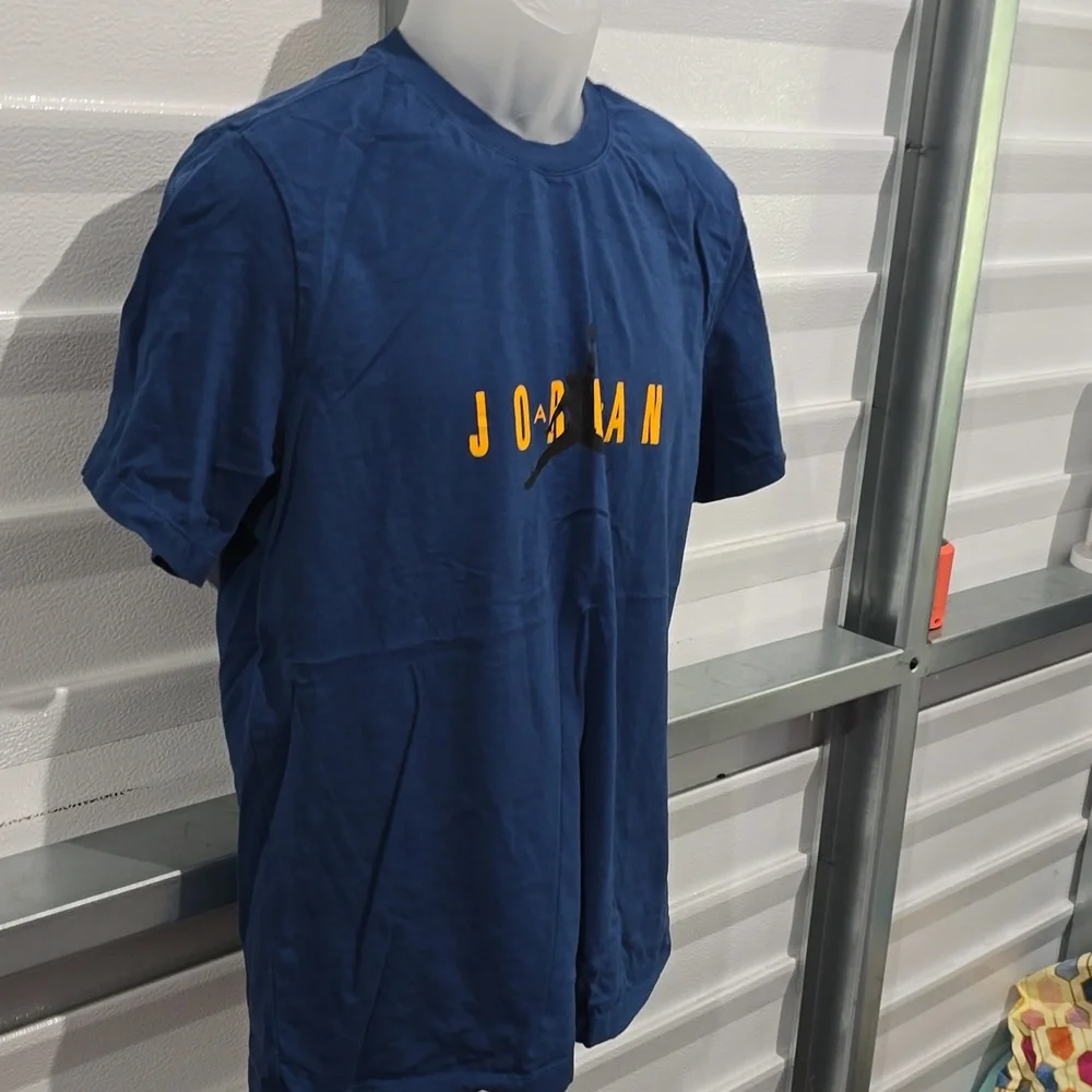 Jordan Blue Short Sleeve Tee with Crew Neck‎ Size Large